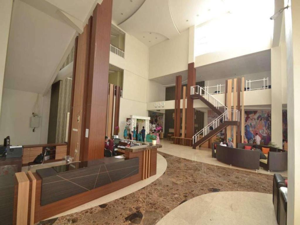 City Hotel Tasikmalaya Exterior photo