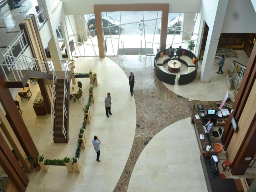 City Hotel Tasikmalaya Exterior photo